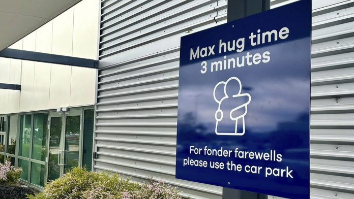 Airport sets 'max' time limit on goodbye hugs for travelers
