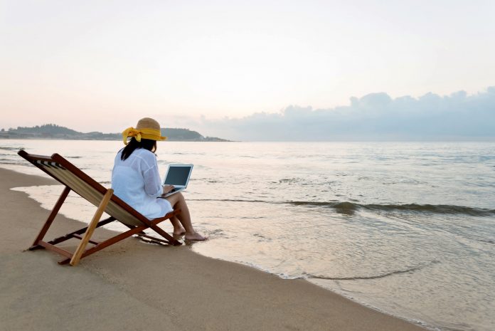 Workplace flexibility is helping Americans take longer trips this holiday season, report finds