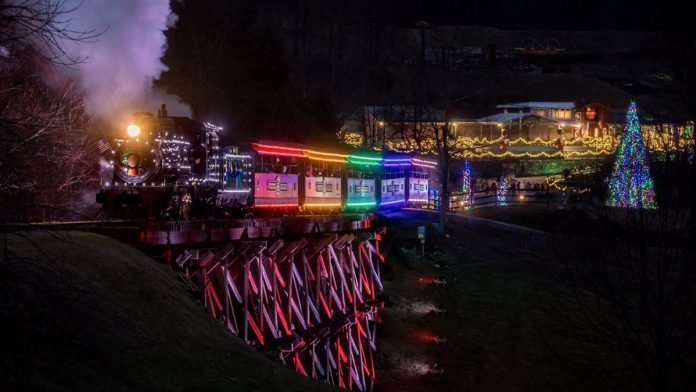 8 holiday train rides and toy train shows for travelers in this festive season