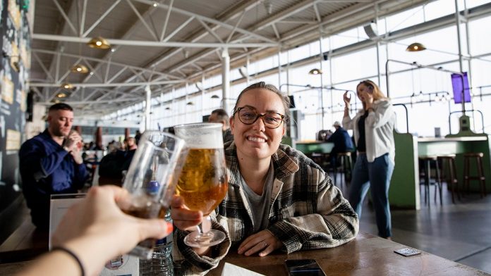 Airline calls for airport bars to limit number of alcoholic drinks per passenger