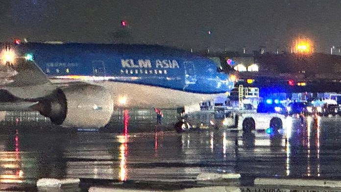 Passenger allegedly opens emergency exit door on taxiing plane, deploys slide at Atlanta airport: police
