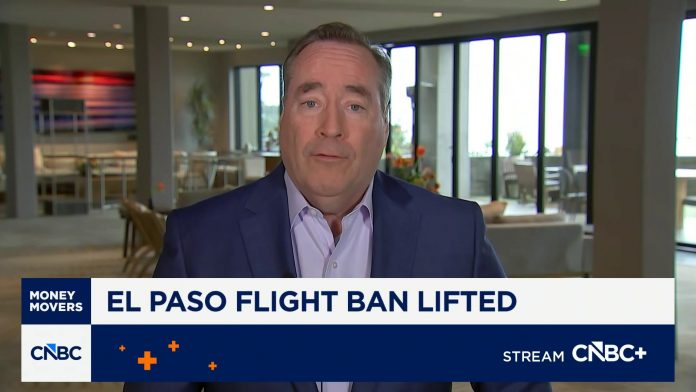 FAA abruptly lifts order halting El Paso flights; Trump official says Defense Dept