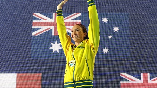 Aussie Lani Pallister’s gold rush continues with epic win over Canadian rival Summer McIntosh