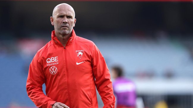 Essendon president Andrew Welsh called out for ‘subtle dig’ at James Hird in Mark McVeigh announcement