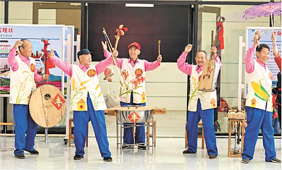 Xinhua Silk Road: Pot-and-pan instruments keep five elderly farmers' musical dream alive in E China